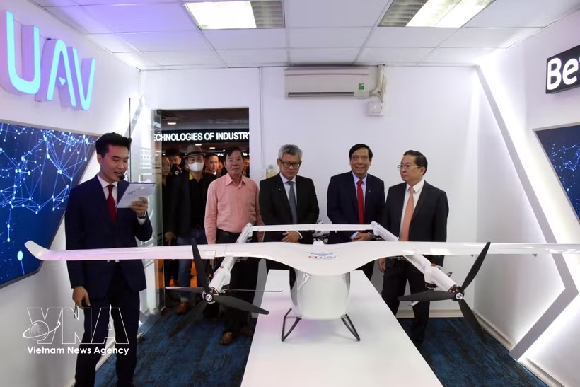 Vietnamese UAV firms showcase capabilities at world’s largest autonomy expo in U.S.
